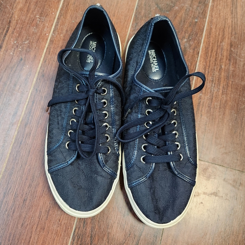 M Kors size 9 logo print navy sneakers